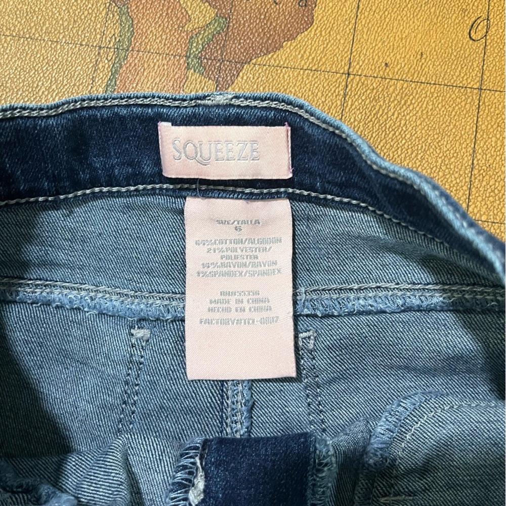 Squeeze Little Girls 6 Dark Wash Blue Bootcut/Flare Jeans with Rhinestones - Picture 4 of 7